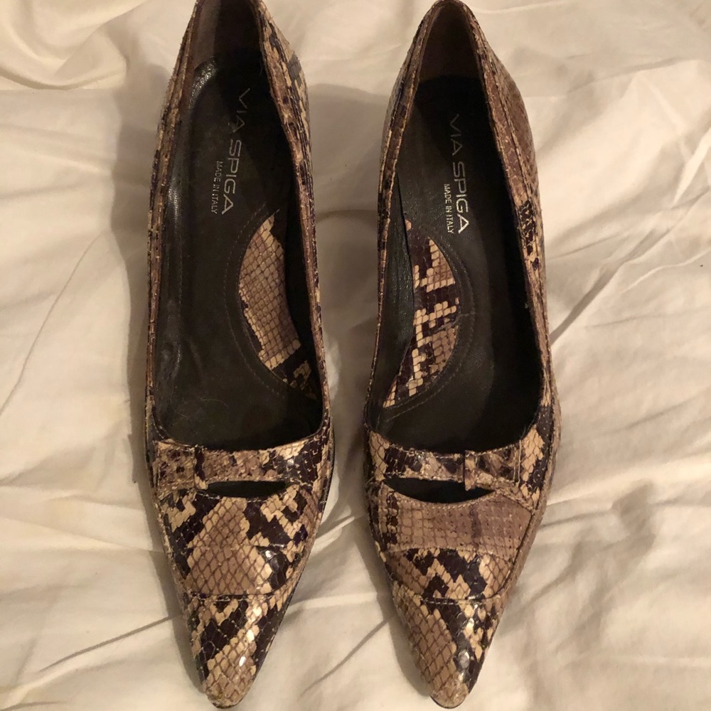 Via Spiga Snakeskin Pumps. Size 7.